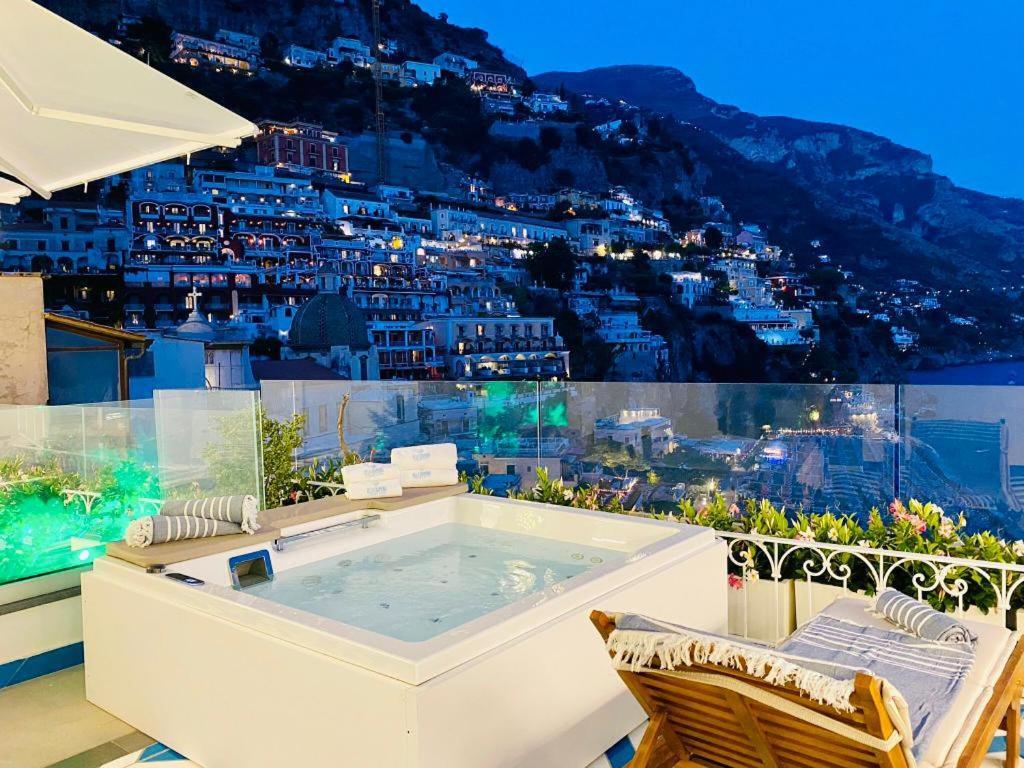 פוזיטנו Villa Diamond Luxury Suite מראה חיצוני תמונה