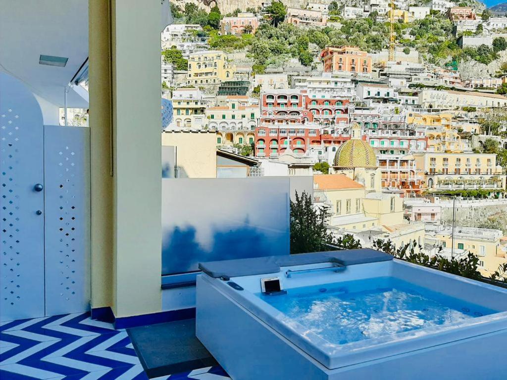 פוזיטנו Villa Diamond Luxury Suite מראה חיצוני תמונה